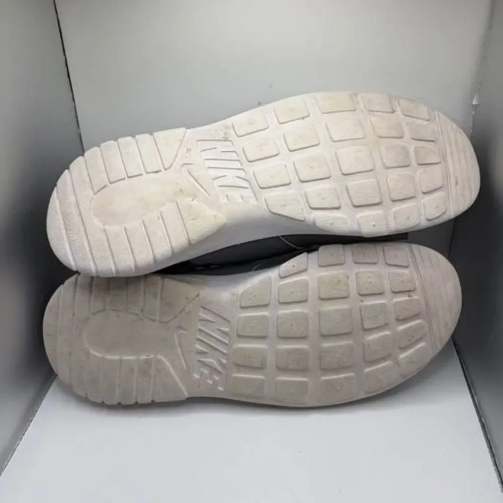 Women’s Nike Sandals Size 10